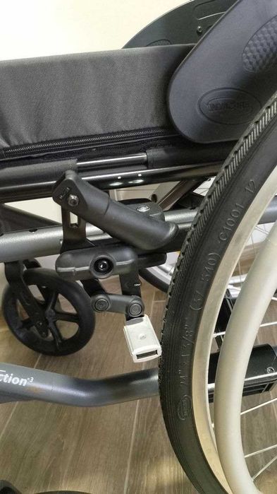 Крісло колісне Invacare Action 3 NG