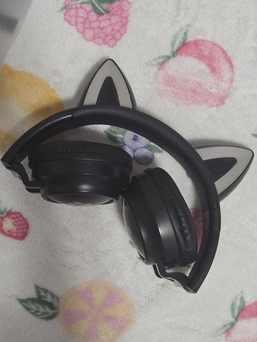 Headphones com orelhas de gato