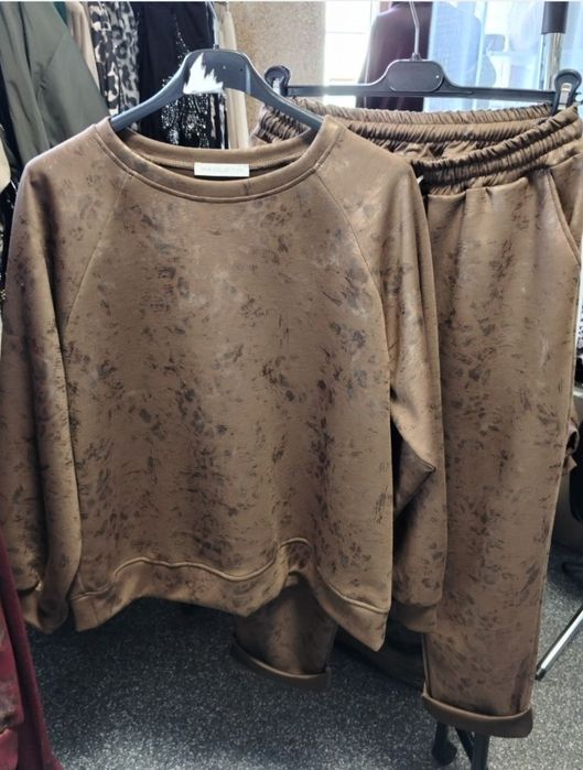 Stylowy komplet dresowy