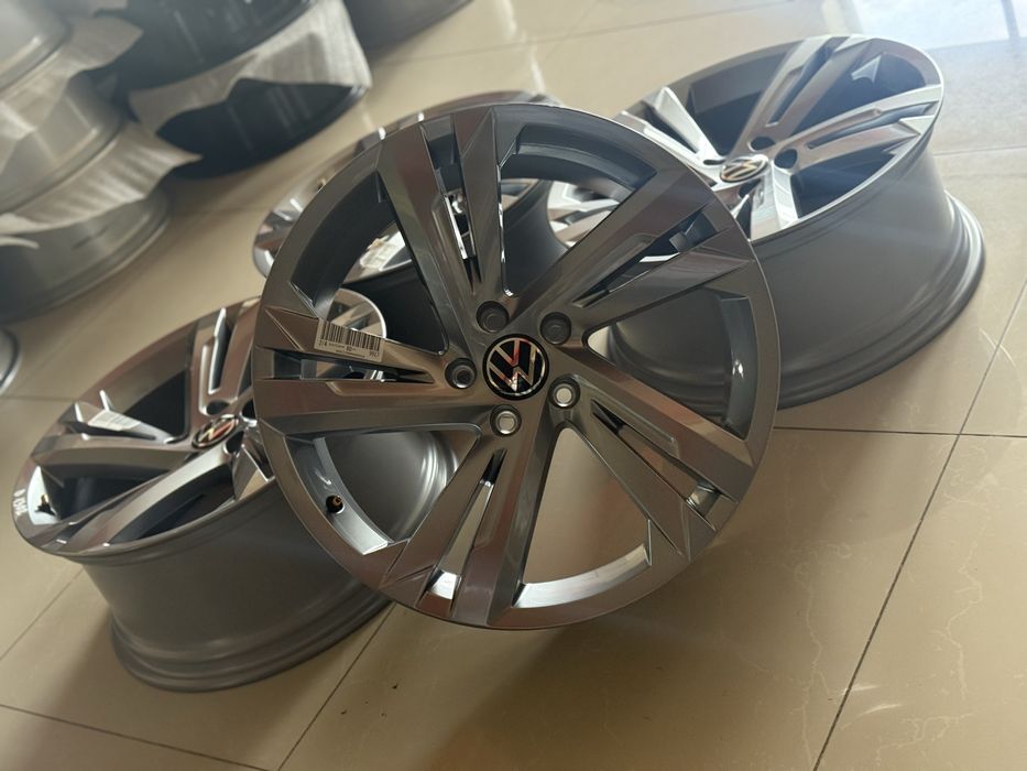 Диски оригінал VW Tiguah r19/5/112 5NA601025AG ANTRH