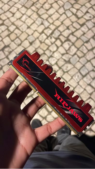 Memória RAM 4gb ripJaws da g.skill