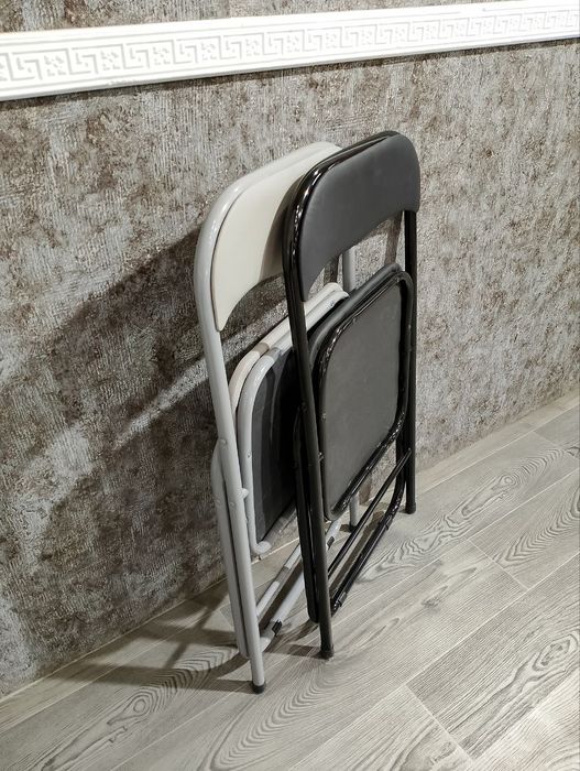 Стільці розкладні металеві зі спинкою