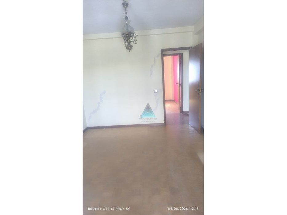 Moradia T3 com Garagem, Terraço e Logradouro em S. Simão, Azeitão