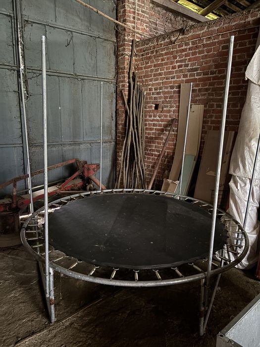 Trampolina 250 cm, zdemontowana, gotowa do transportu