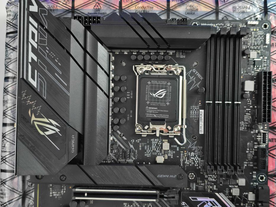 ASUS ROG Strix B660-F Gaming Wifi LGA1700 (LER!)
