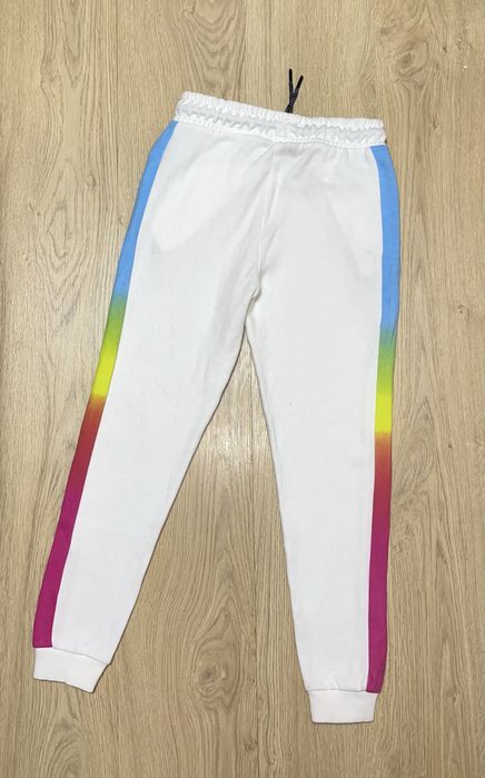 В идеале.Модный нарядный спортивный  костюм для девочки 10-11 лет