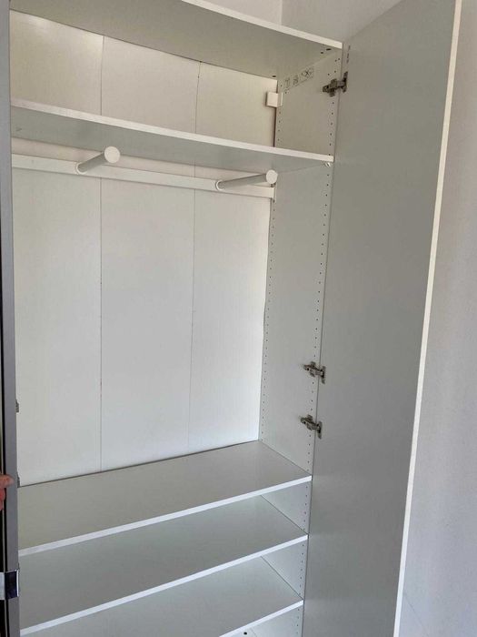 Roupeiro IKEA PAX com porta espelhada – 50x58x201 cm – 90€