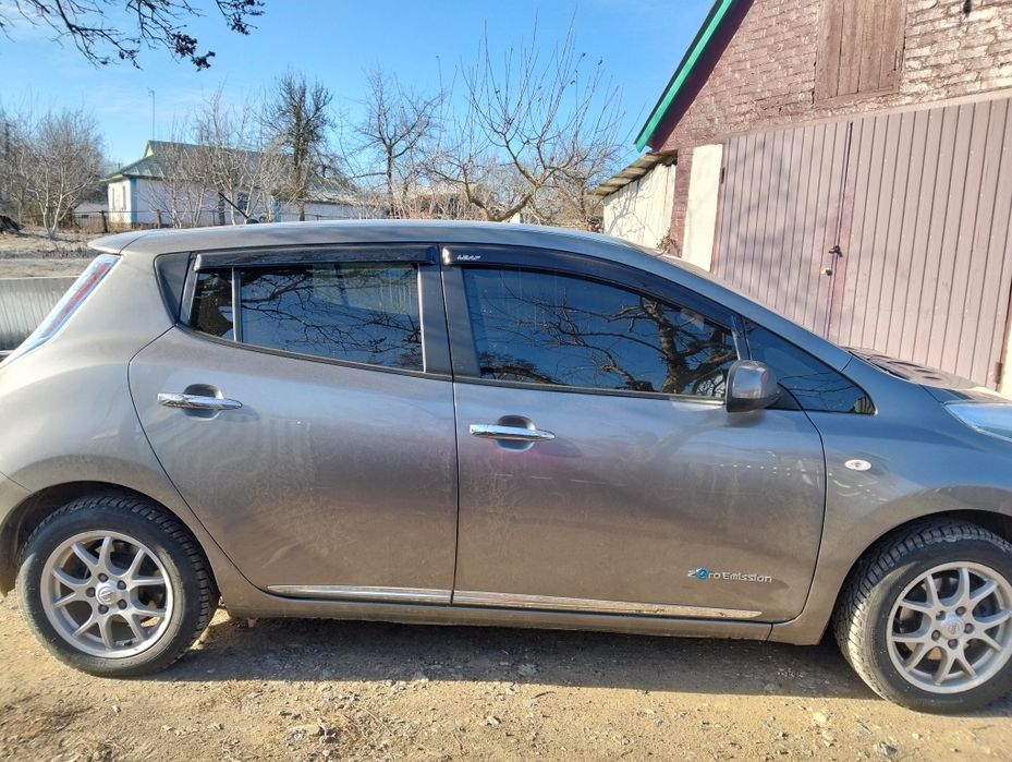 Ніссан ліф 2013 р