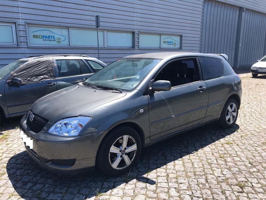 Toyota Corolla E12 2.0 D-4D 3P 2002 - Para Peças