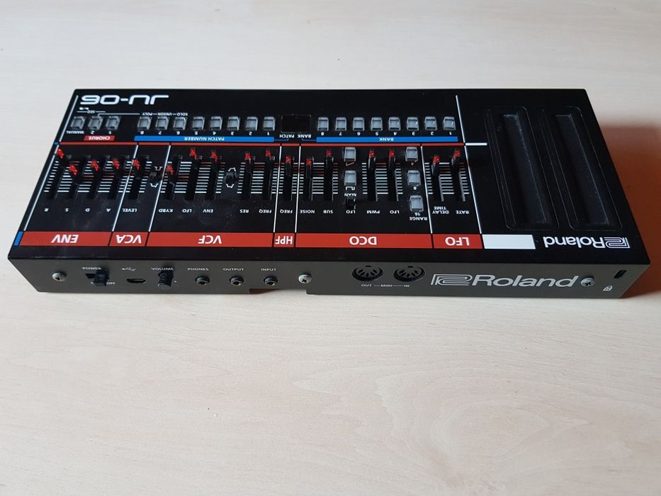 Roland boutique ju-06 sintetizador