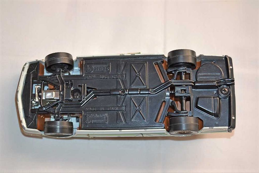 BMW 635 CSi Bburago 1/24