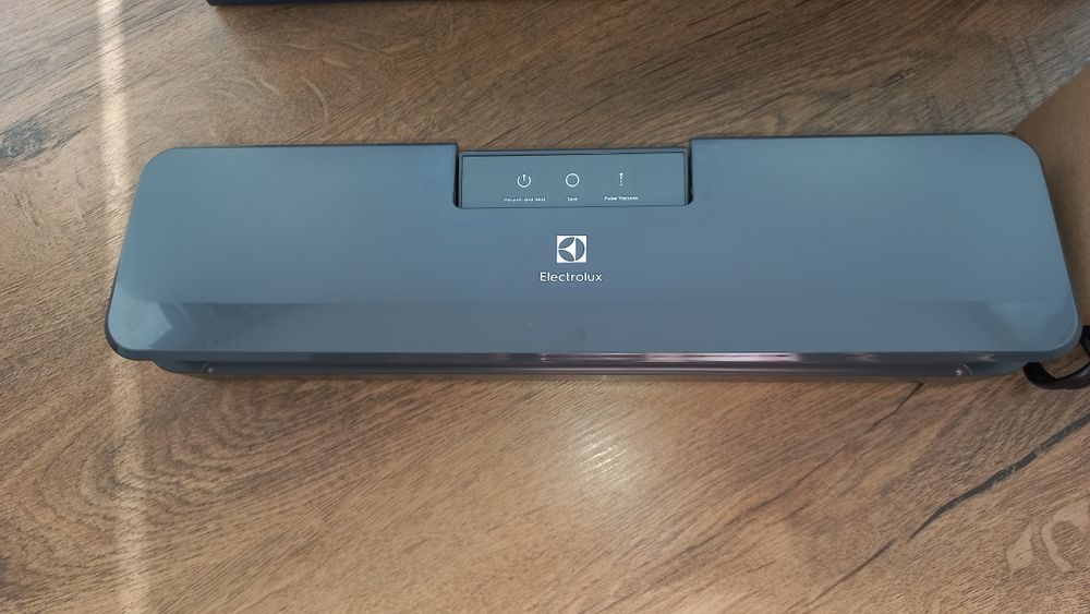 Вакуумний пакувальник Electrolux E4VS1-4AG.