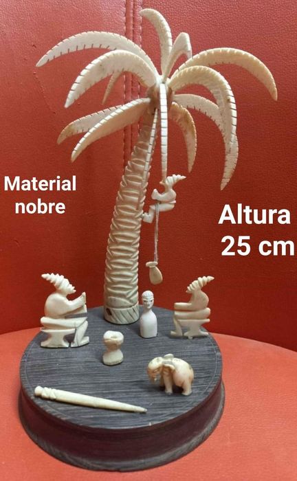 Peça antiga em matéria nobre.