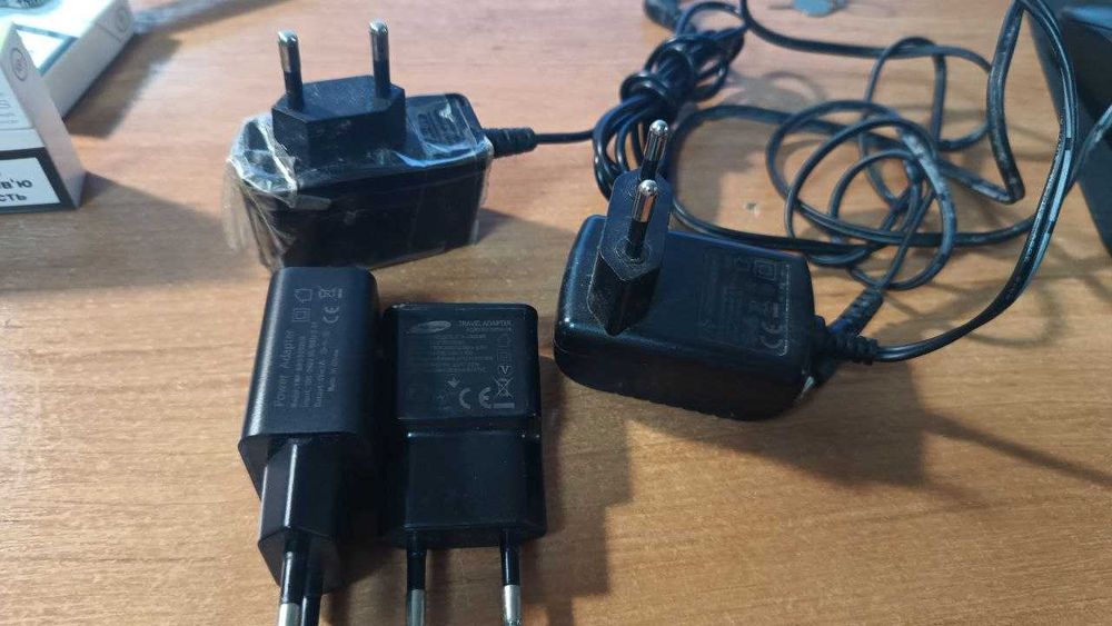 4 блоки живлення 5V/6V 0,6A / 2A 5mm