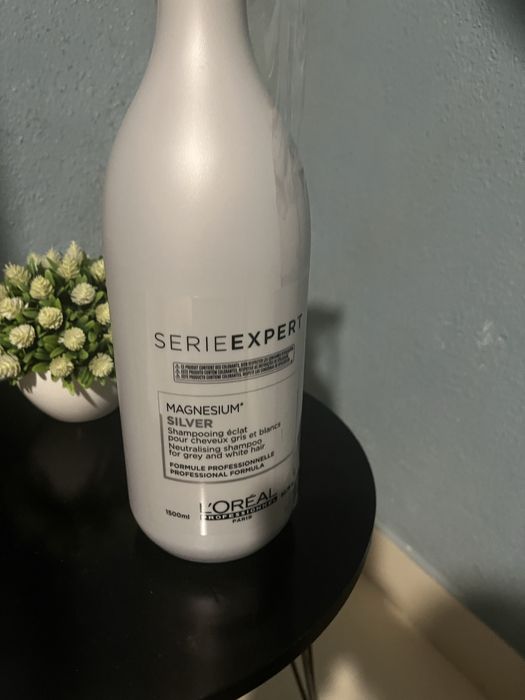 Shampo loreal 1,5 litro para cabelos grissalhos ou loiros