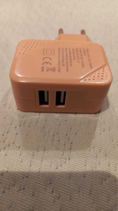 Caixa de ligação de cabos USB