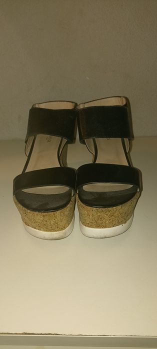 Calçado usado em muito bom estado