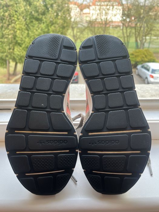Buty Adidas Swit Run Modowe Stylowe