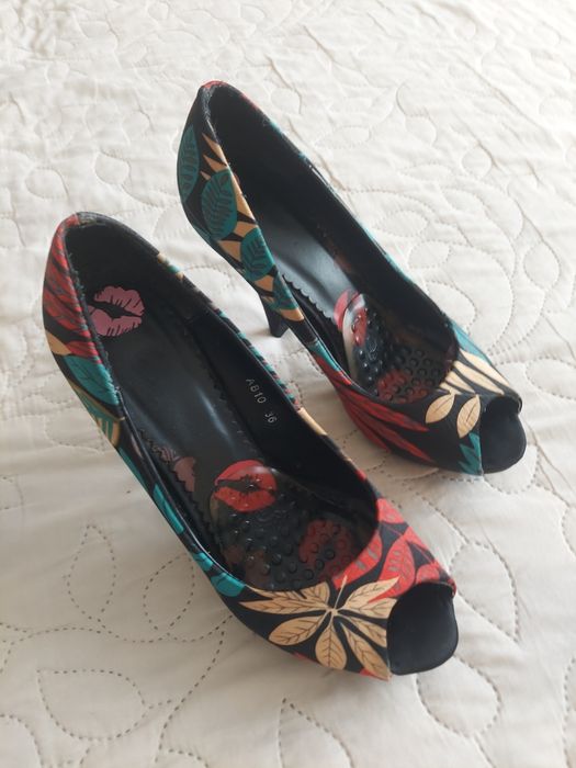 Атласні туфлі 36р