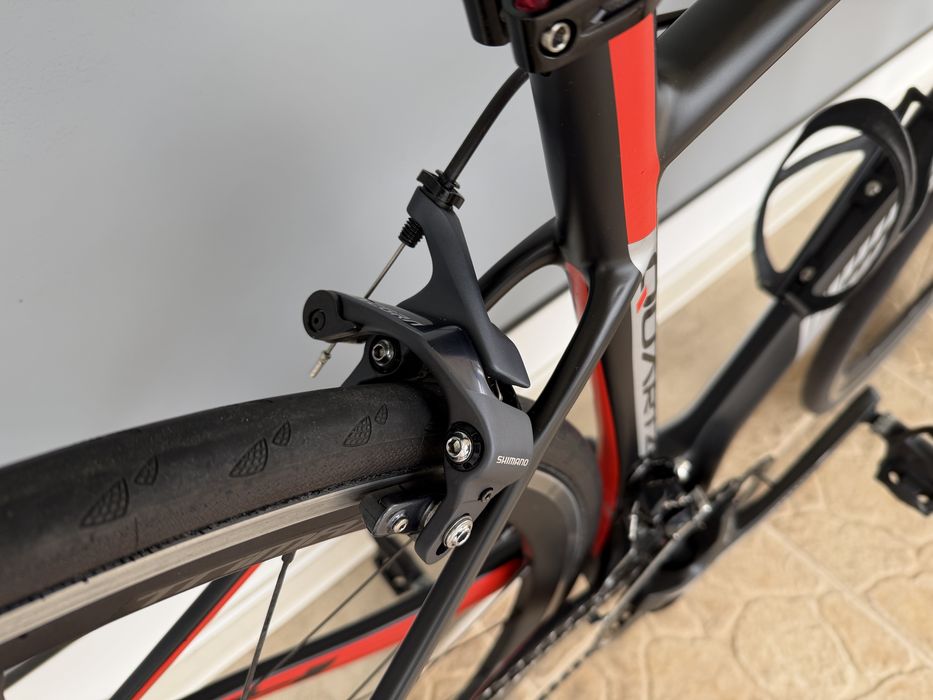 Bicicleta de estrada - Carbono - Bem equipada