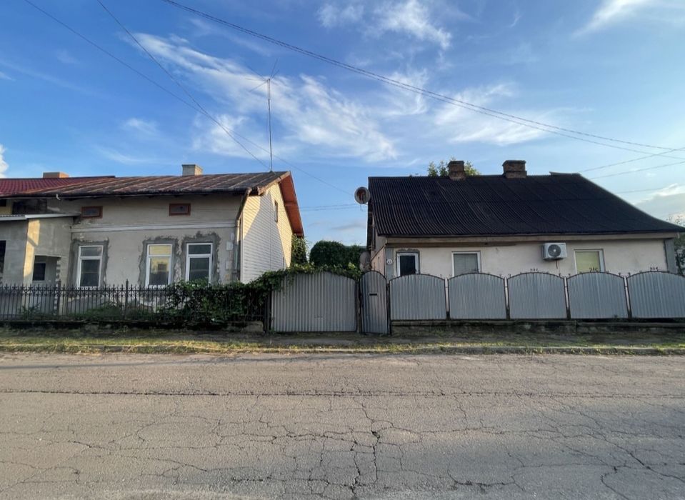 Центр! Два суміжних будинки + 24 сотих ділянка для життя та біз