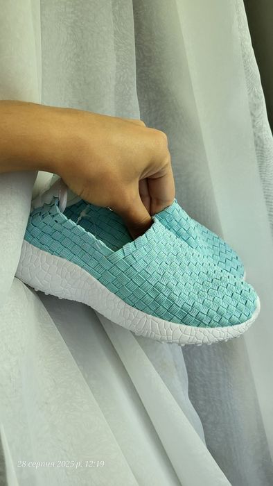 Взуття  кроссовки кросівки кеди тапки кроси тапочки лофери