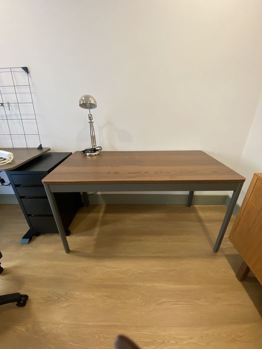 IKEA IDÅSEN — secretária de gama premium para escritório