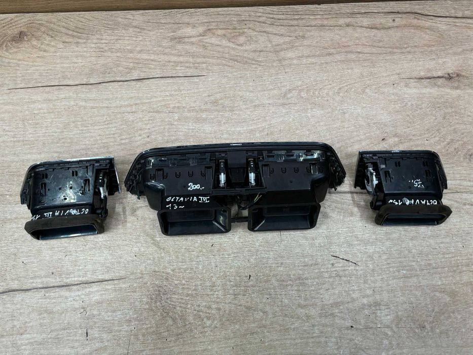 Kratki nawiewu Skoda Octavia III 2013r