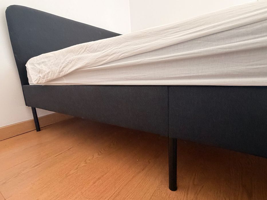 Cama de Casal Estofada + Colchão | Excelente Estado