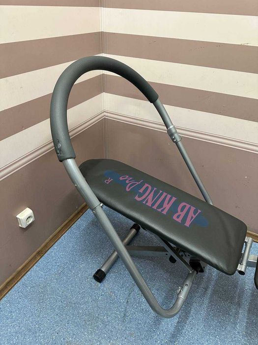 Тренажер (лавочка) для пресу AB King Pro в гарному стані м. Шулявська