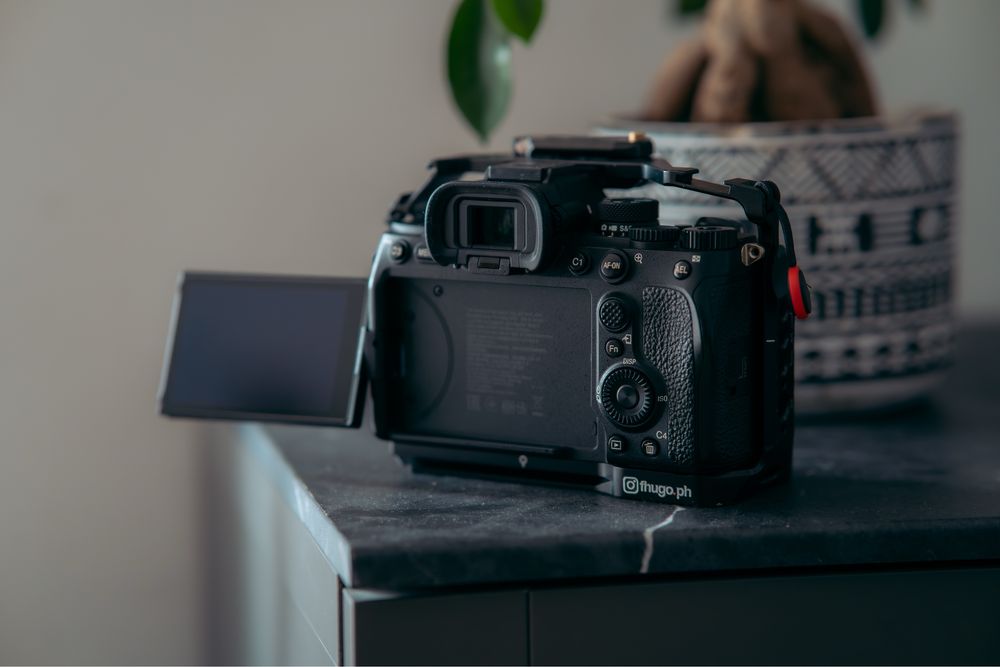 Sony a7IV + cage smallrig