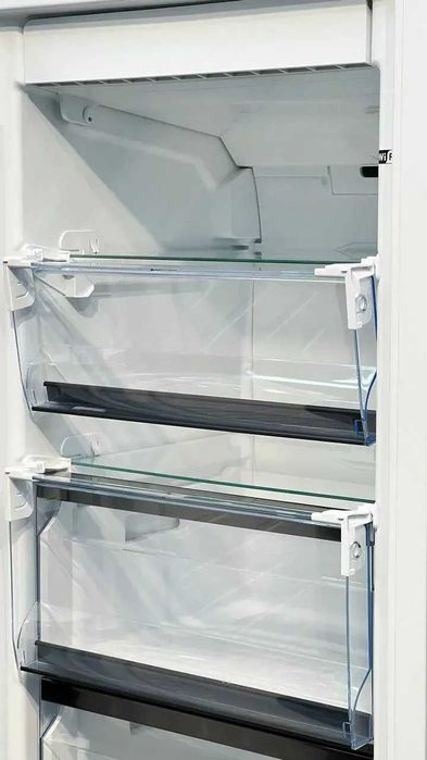 Вбудована морозильна камера Bosch GIN81HCE0