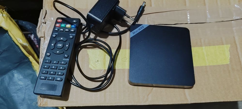 Box TV Mini M8S com comando