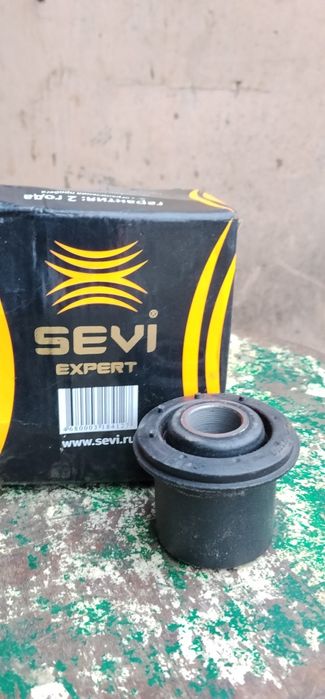 Продам нижні і верхні сайлентблоклоки до Ваз 21213 Нива  інжектор