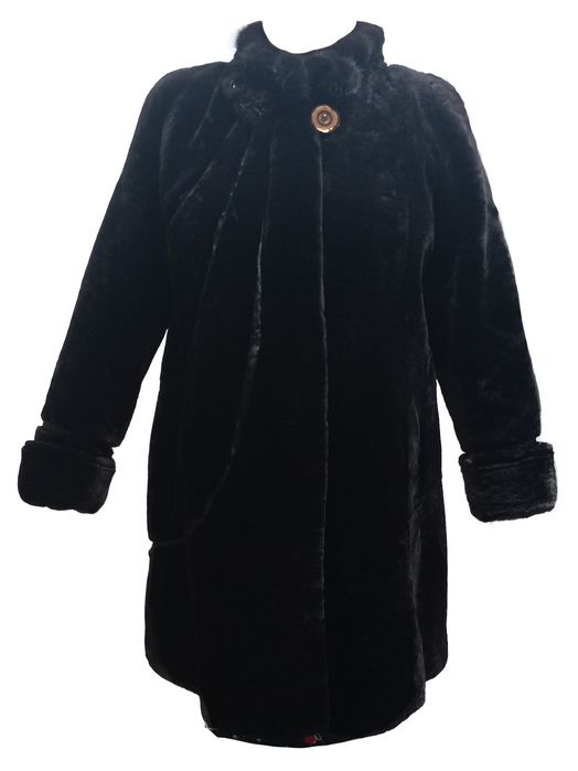 Шуба мутонова жіноча