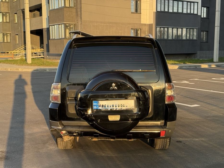 Mitsubishi Pajero Wagon 4