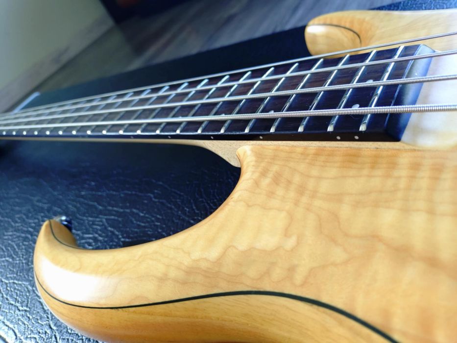 Gitara basowa Sire M7 Marcus Miller Swamp Ash