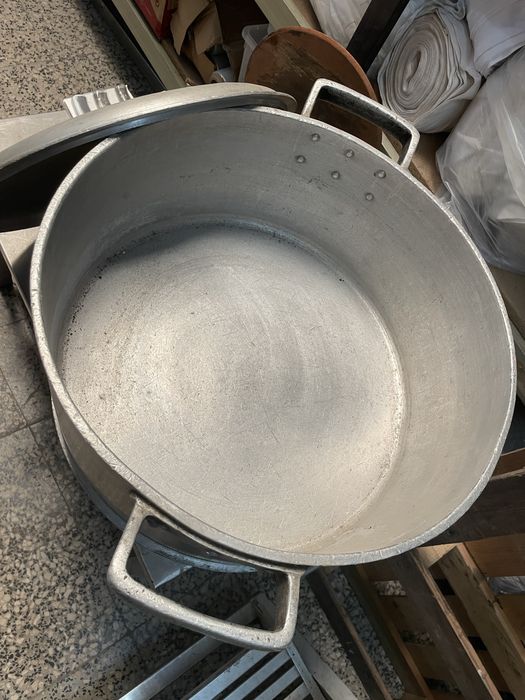 Tachos e panelas em aluminio fundido