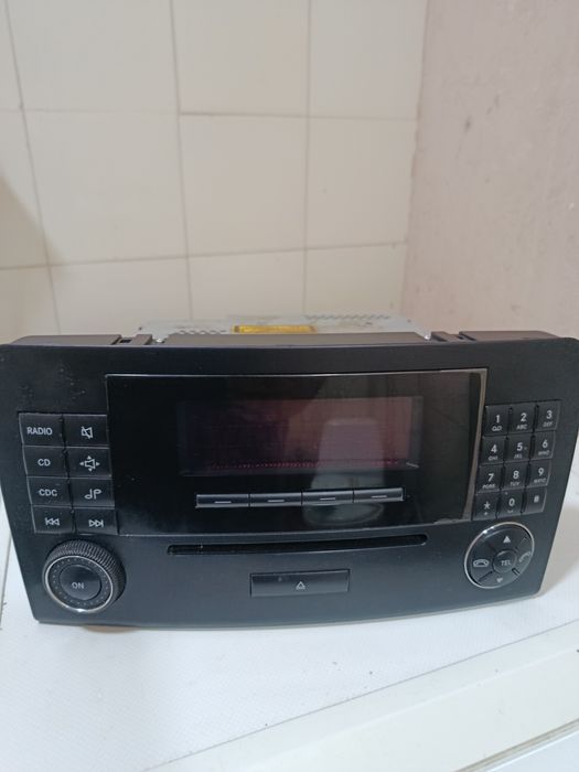 продам магнитолу оригинал Мерседес ML w164