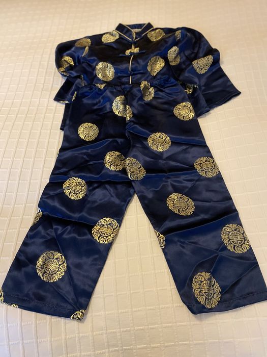 conjunto em seda azul e dourado para 8 anos