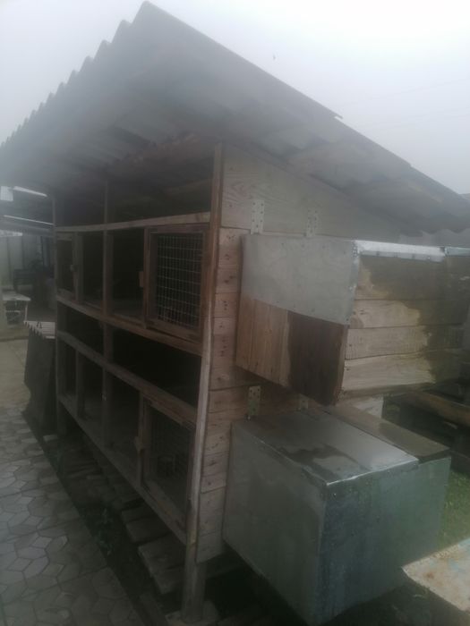 Клітка дерев'яна та металева