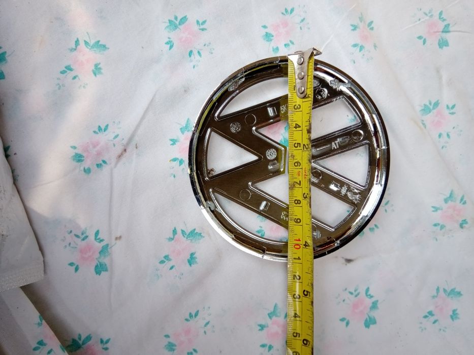 Накладка емблеми в решотку