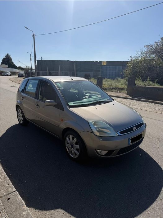 Ford fiesta 106 mil kms