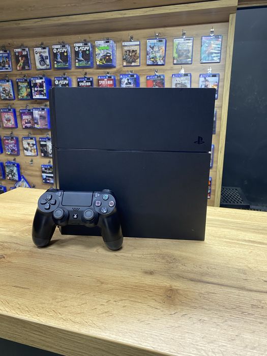 PlayStation 4 FAT 500 GB у відмінному стані - гарантія 12 місяців