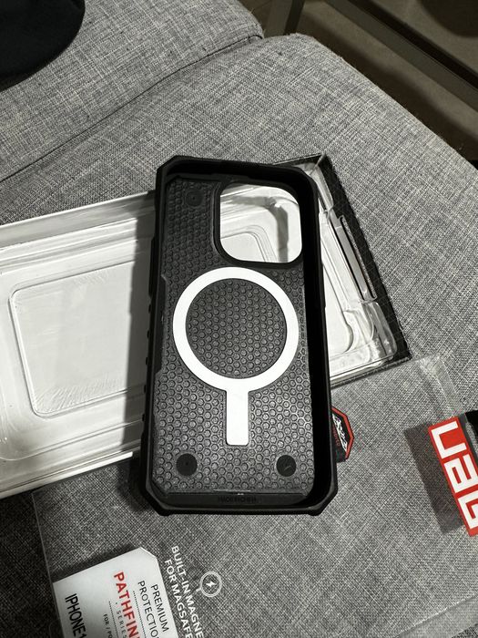 Capa uag para iphone 15 pro resistente