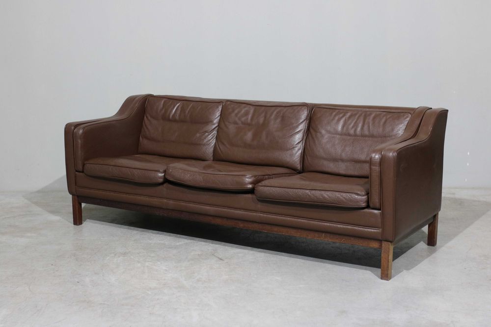 Sofá nórdico de 3 lugares em couro