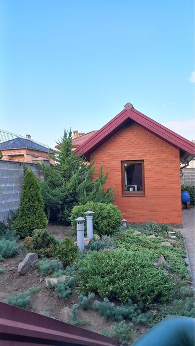 Дом с хорошей планировкой и садом ,В лесках