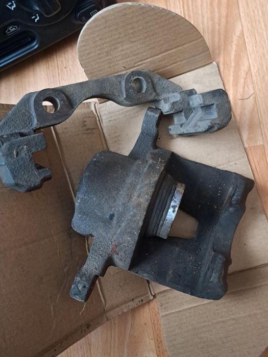 продам 2 суппорта на Ланос 1.5 під ремонт