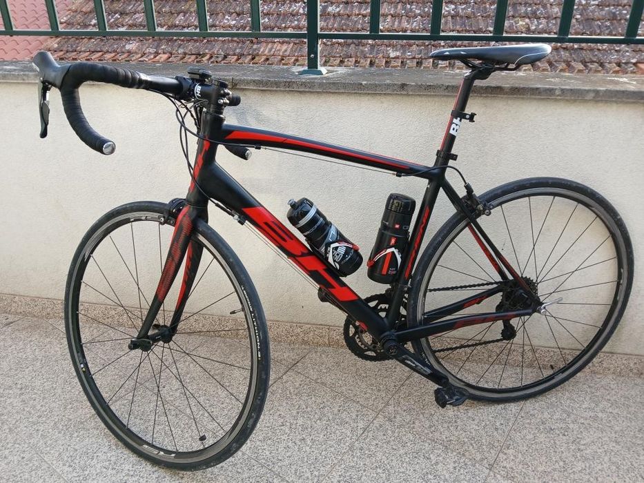 Bicicleta de estrada BH Sphene 105