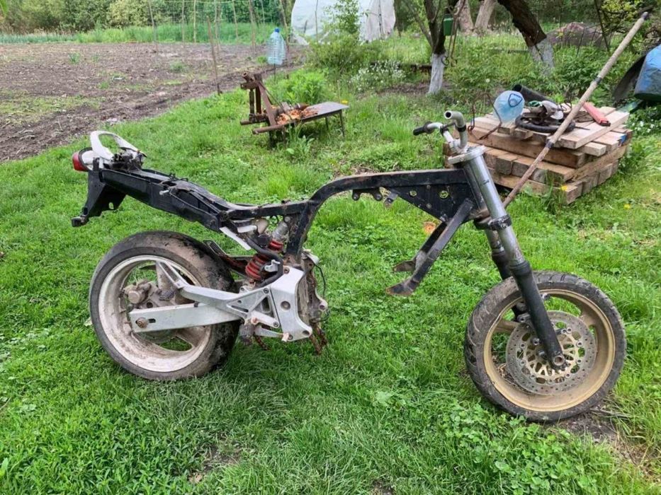 Продам мотор з рамою та проводкою honda hornet 250